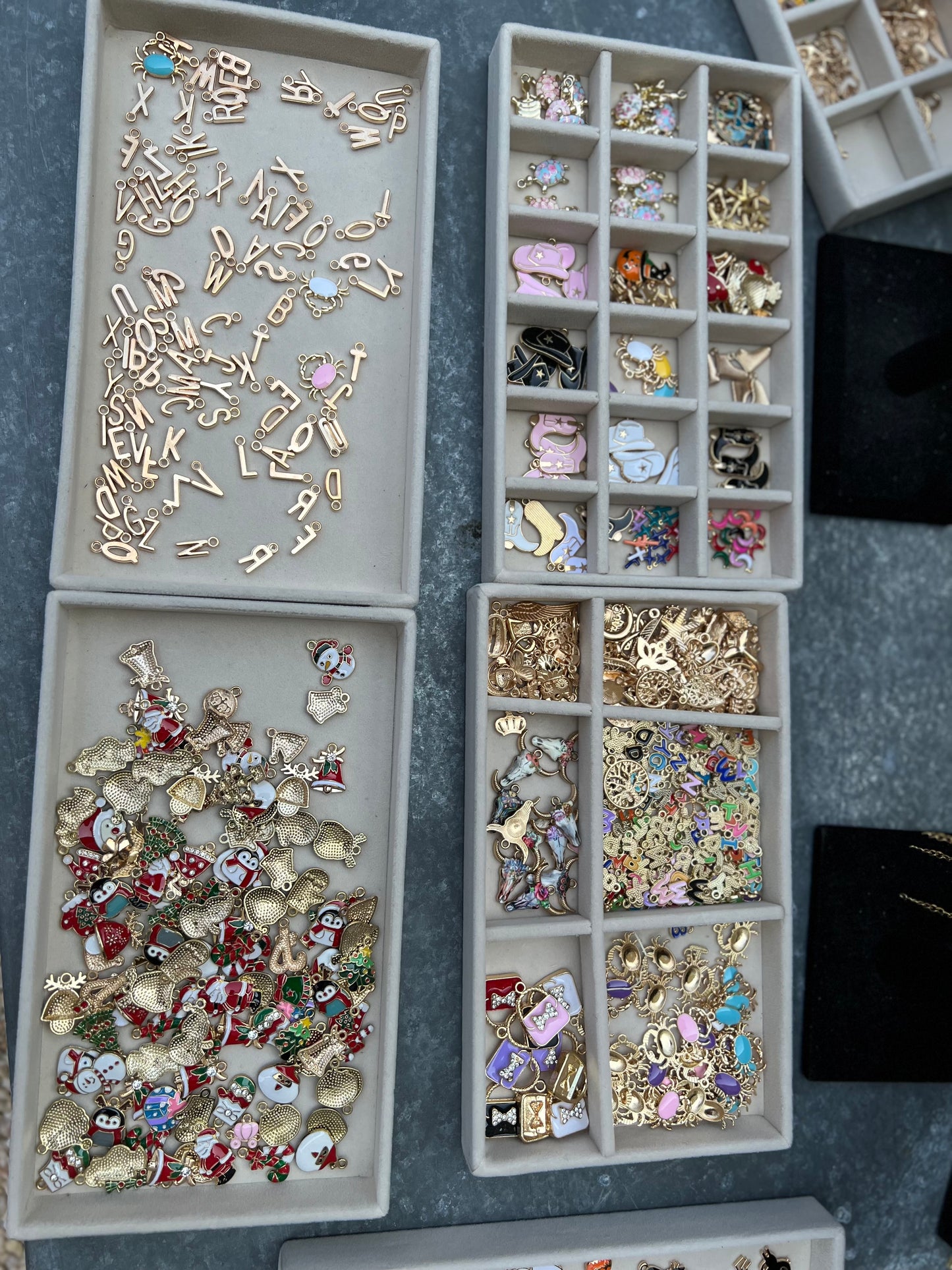 Make Your Own Jewelry Bar - Event (Age 5+)