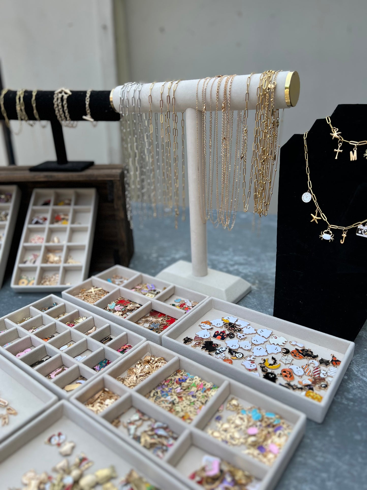 Make Your Own Jewelry Bar - Event (Age 5+)