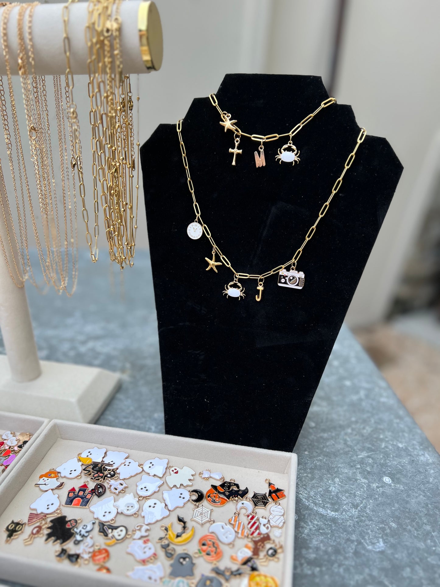 Make Your Own Jewelry Bar - Event (Age 5+)